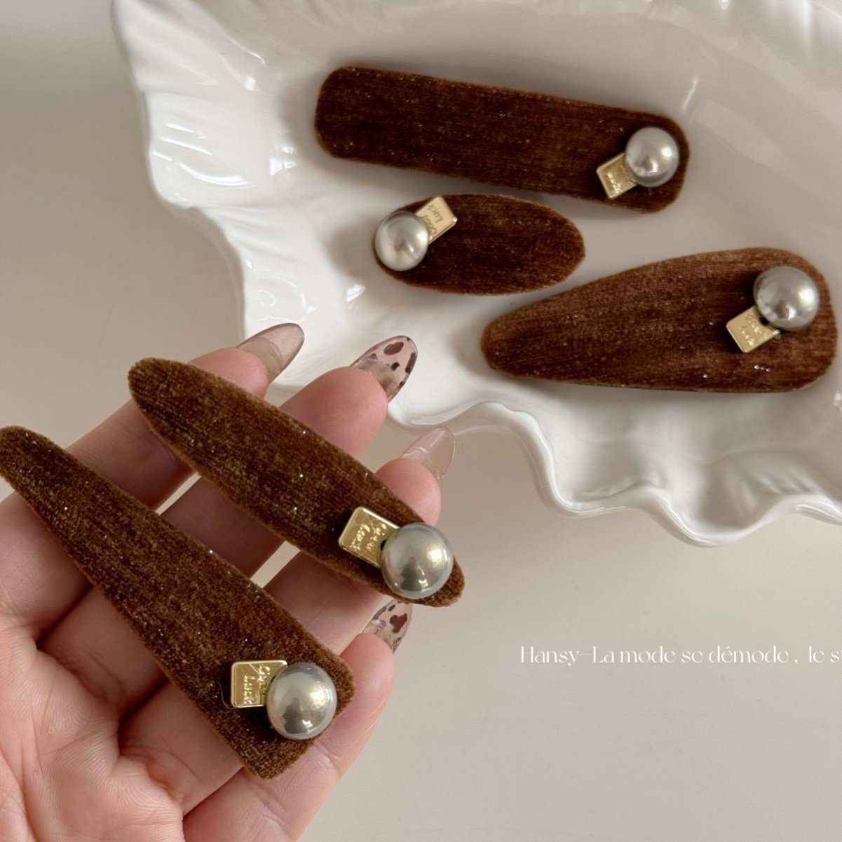 法式复古珍珠金片咖色丝绒发夹高级感春秋季刘海夹BB夹发饰鸭嘴夹,饰品/流行首饰/时尚饰品新,发饰,淘宝优惠券,粉丝福利购,淘宝优惠卷