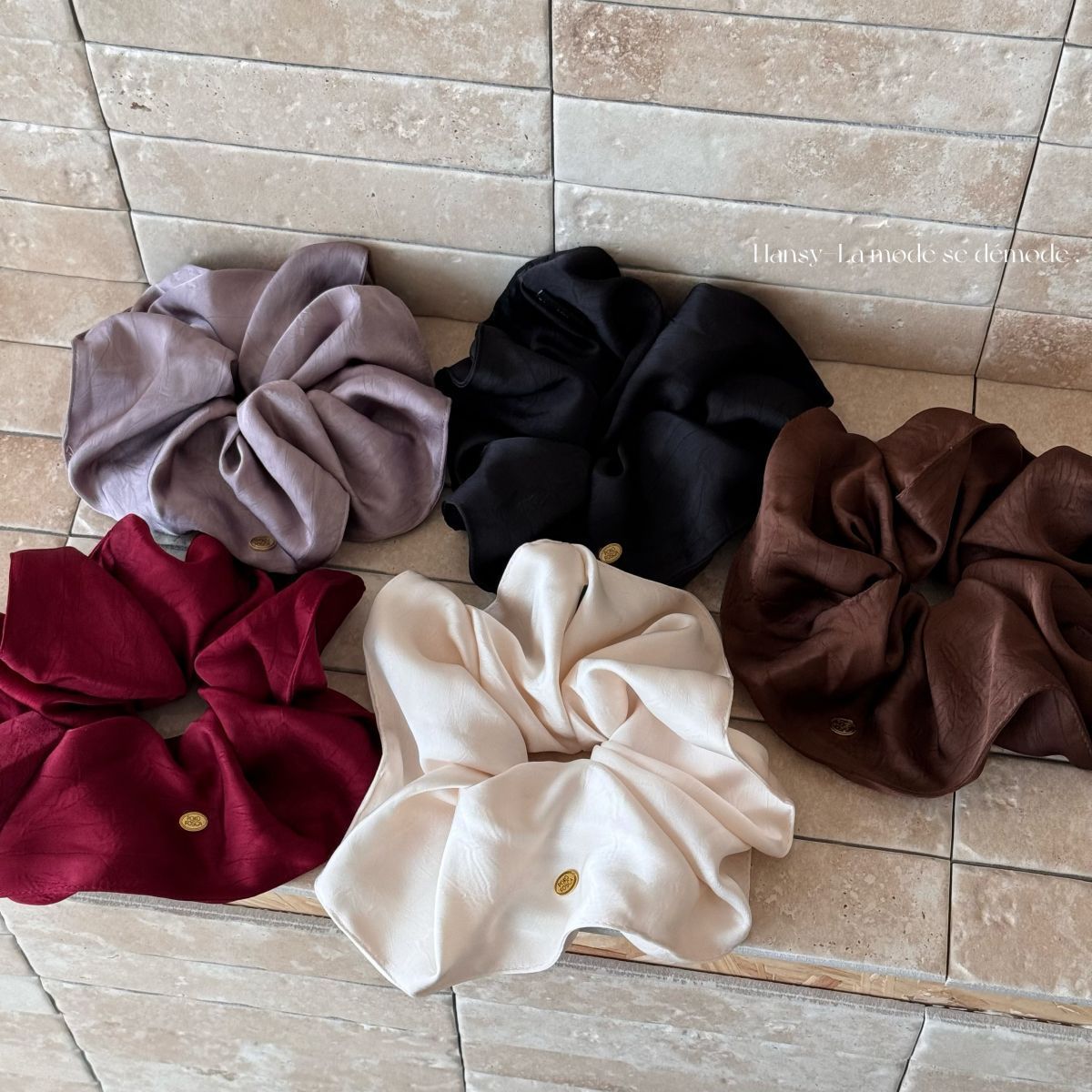 温柔小金标缎面大肠发圈扎头发饰高级感丸子头发绳新款高端发饰