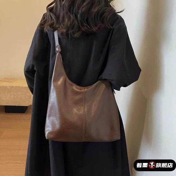 大容量通勤包包女2025秋冬新款小众复古单肩包简约质感斜挎托特包,箱包皮具/热销女包/男包,托特包,淘宝优惠券,粉丝福利购,淘宝优惠卷