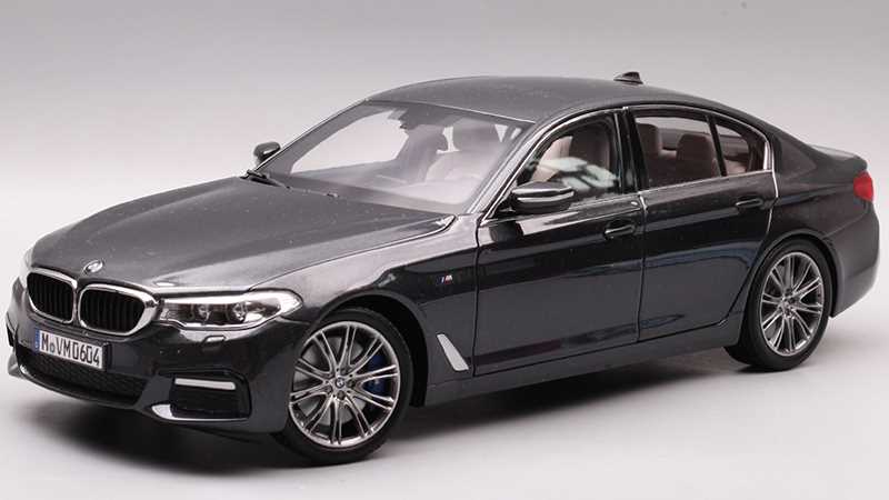 正品德国宝马原厂1：18G30G38新5系525Li530M5合金全开汽车模型摆