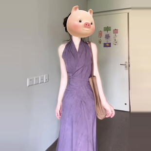法式 今年流行紫色v領(lǐng)掛脖連衣裙子女裝 2025新款 氣質(zhì)無(wú)袖 夏季 長(zhǎng)裙