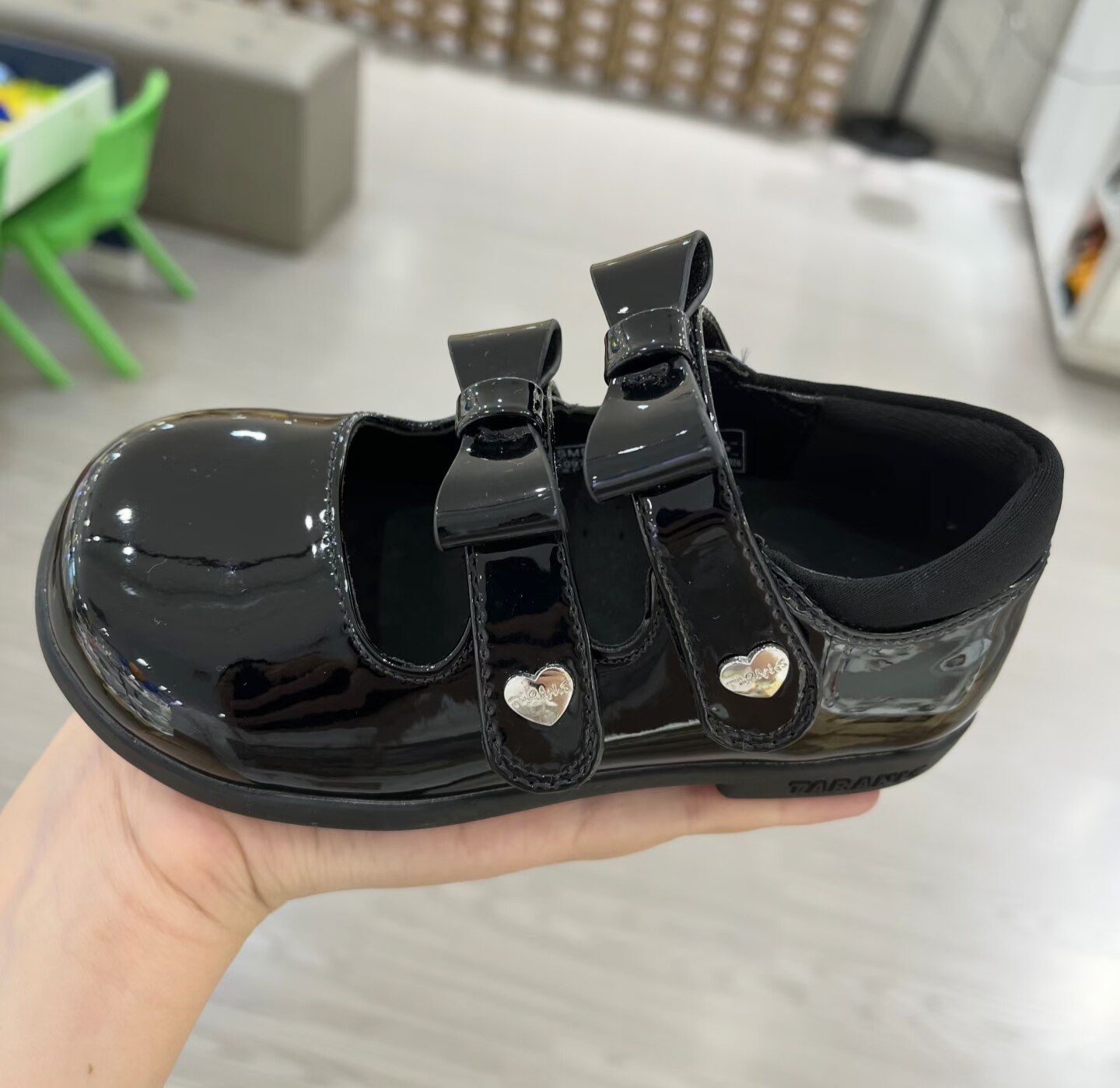泰兰尼斯meta春秋新款女童皮鞋防滑软底黑色舒适耐磨儿童小皮鞋