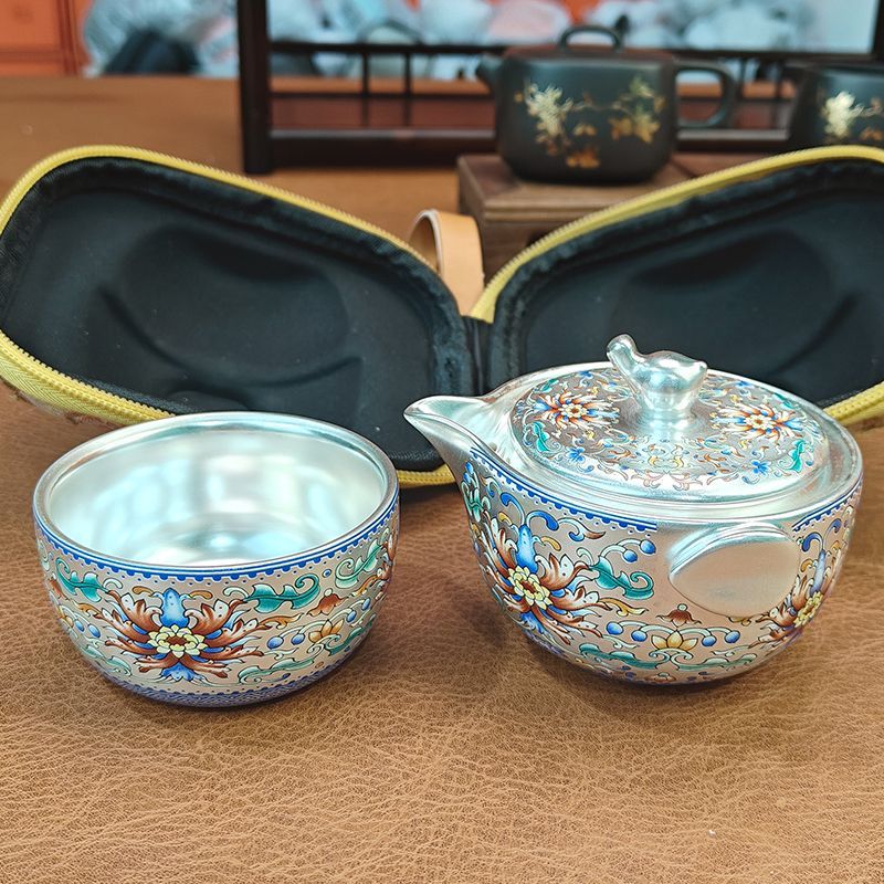 鎏银手抓壶旅行茶具斗彩