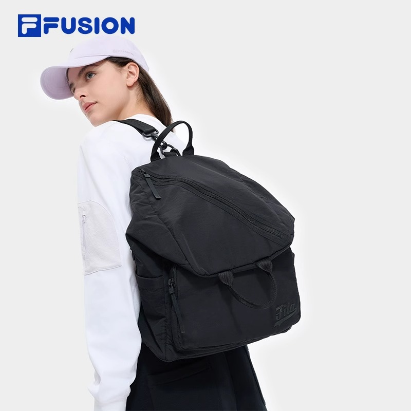 FILA FUSION斐乐潮牌情侣款挎包2025春新款休闲两用双肩包斜挎包