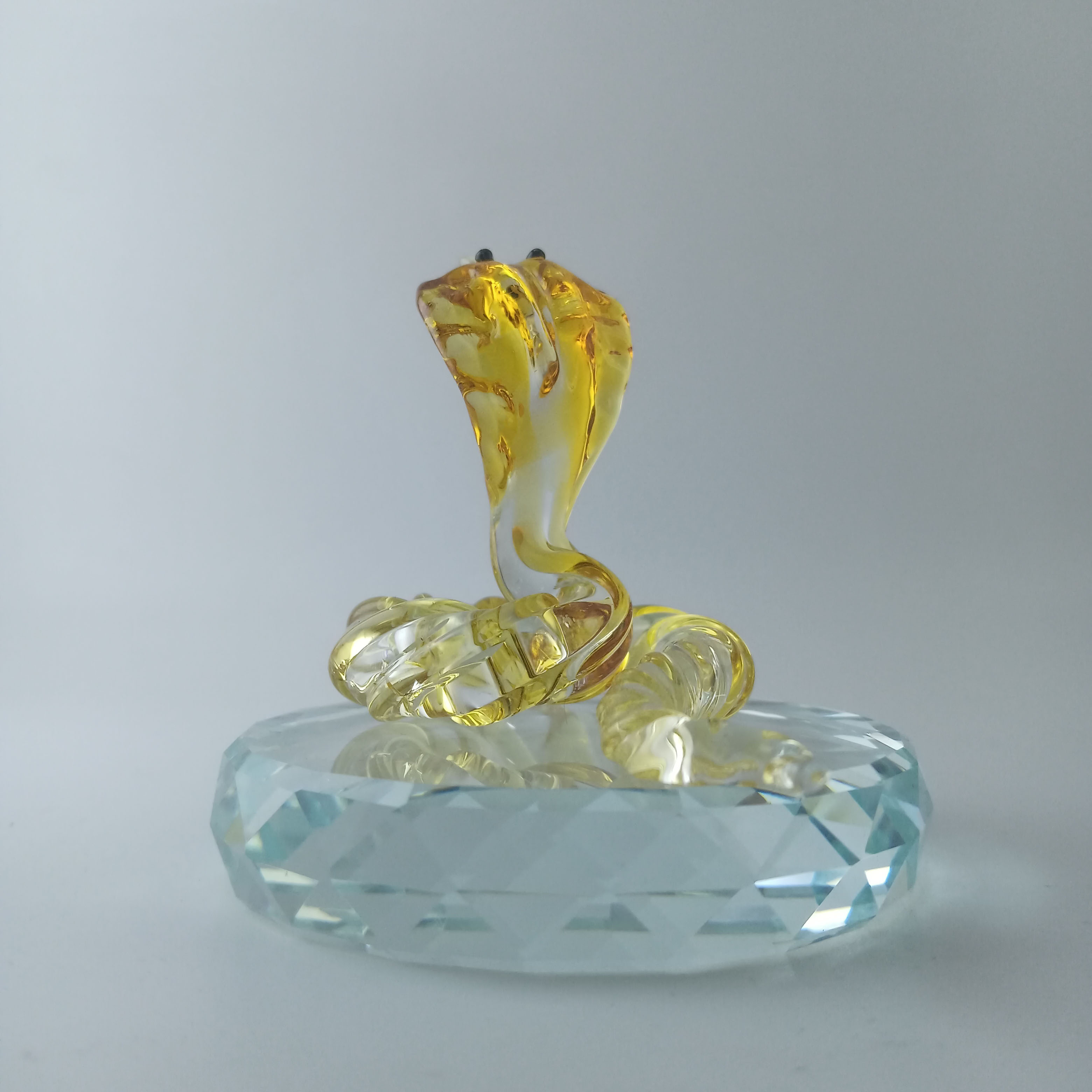 眼镜蛇水晶玻璃创意十二生肖摆件琉璃手工艺仿真动物属相车载饰品