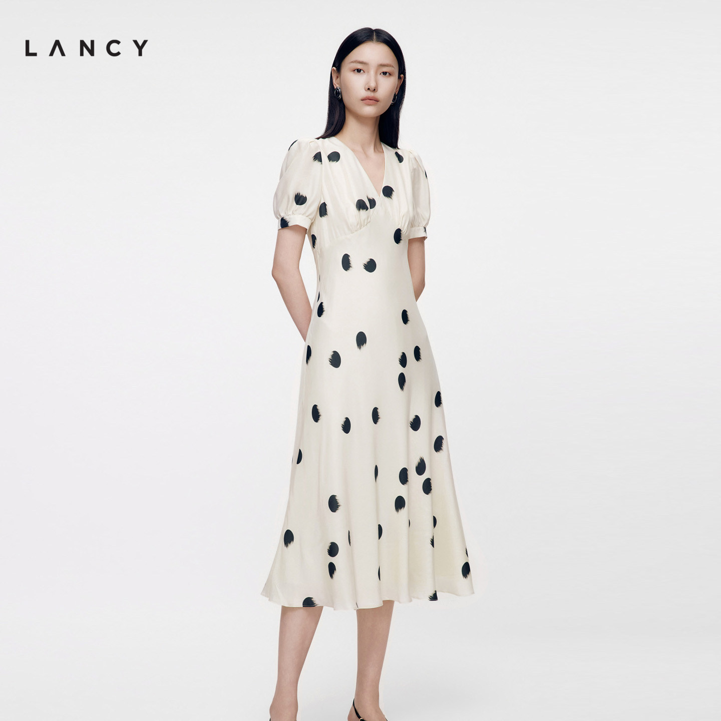 LANCY/朗姿2026年夏季新款高端桑蚕丝法式复古波点收腰连衣裙长女