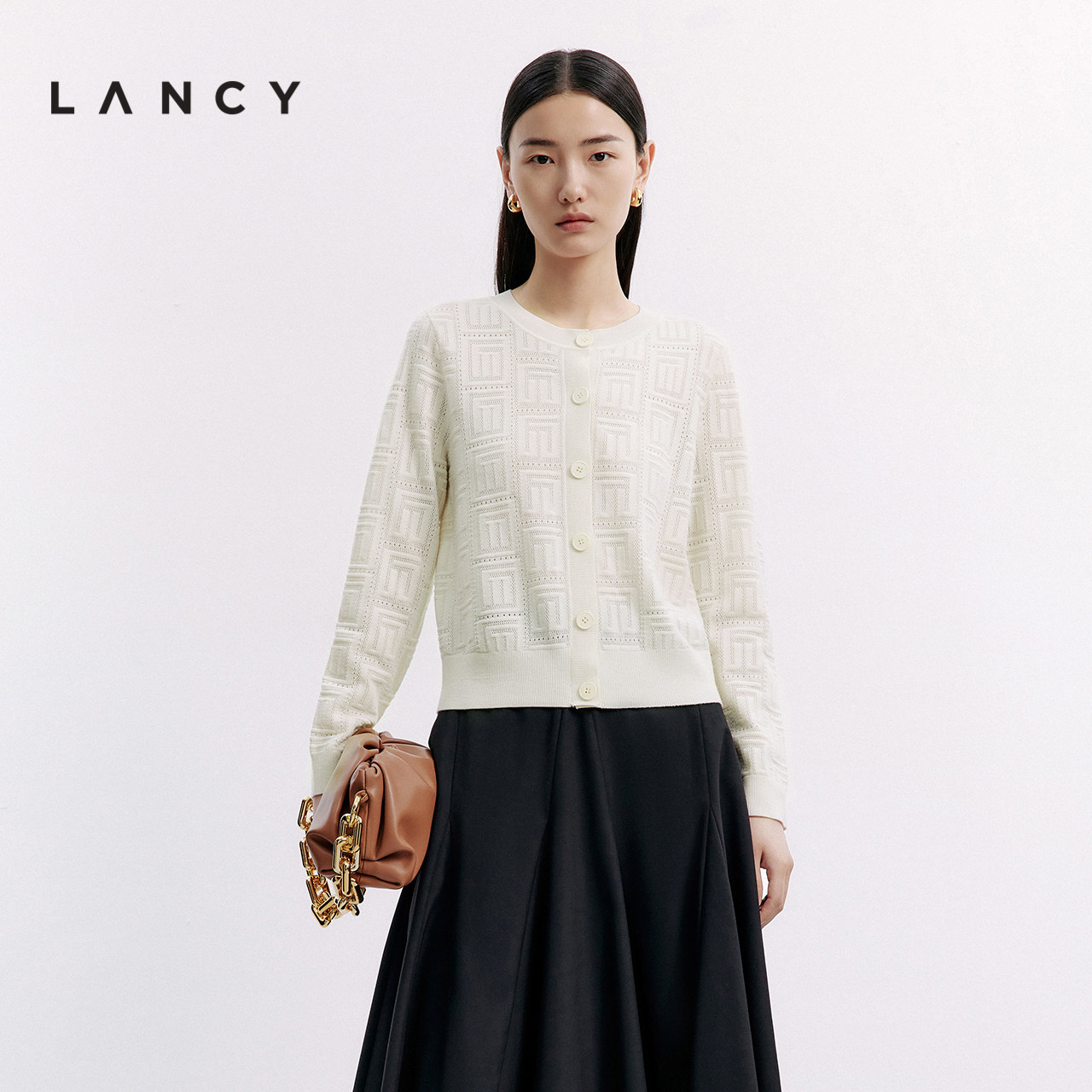 LANCY/朗姿2024秋季新款设计感醋酸针织开衫女白提花圆领百搭上衣