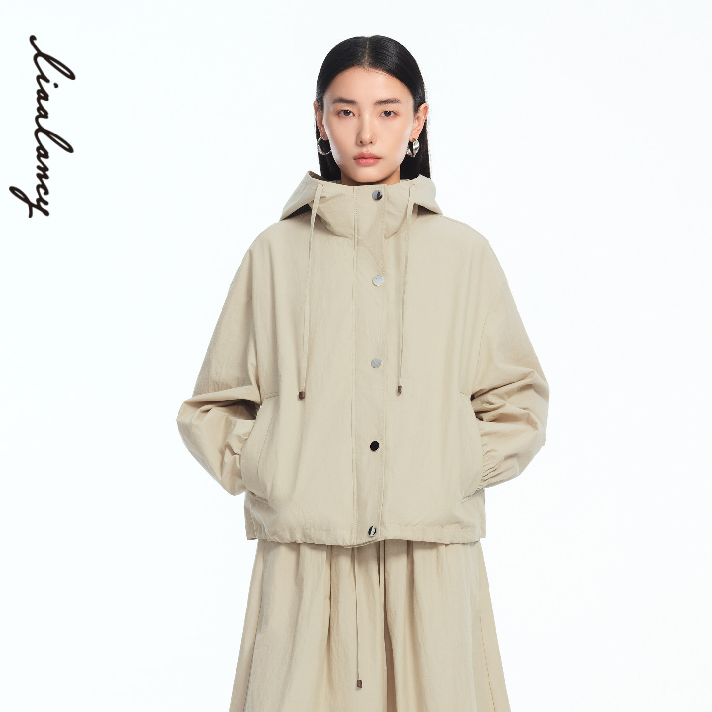 LANCY/朗姿2026春季新款老钱风连帽抽绳收腰短风衣外套夹克女士图片