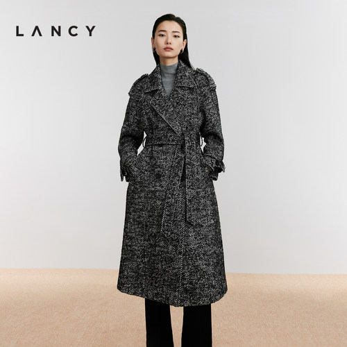 人字纹设计 双排纽扣 新颖袖袢