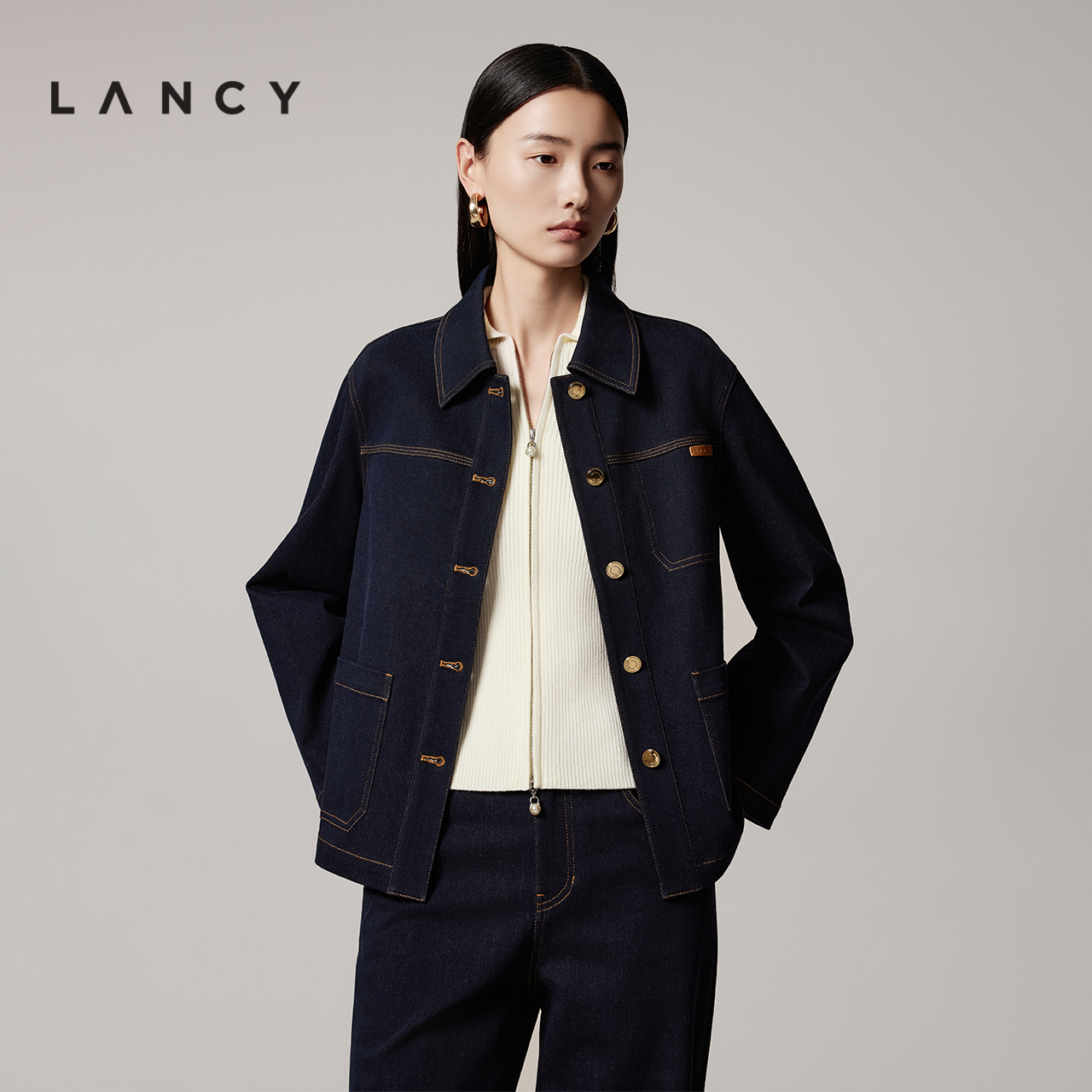 宽松廓形 翻领设计 水洗工艺