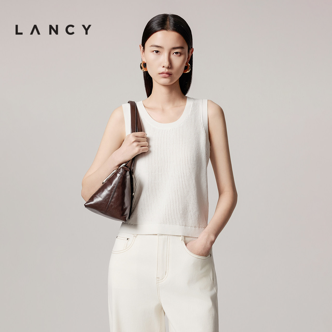 LANCY/朗姿2025秋新款高级感气质镂空针织背心吊带圆领无袖上衣女