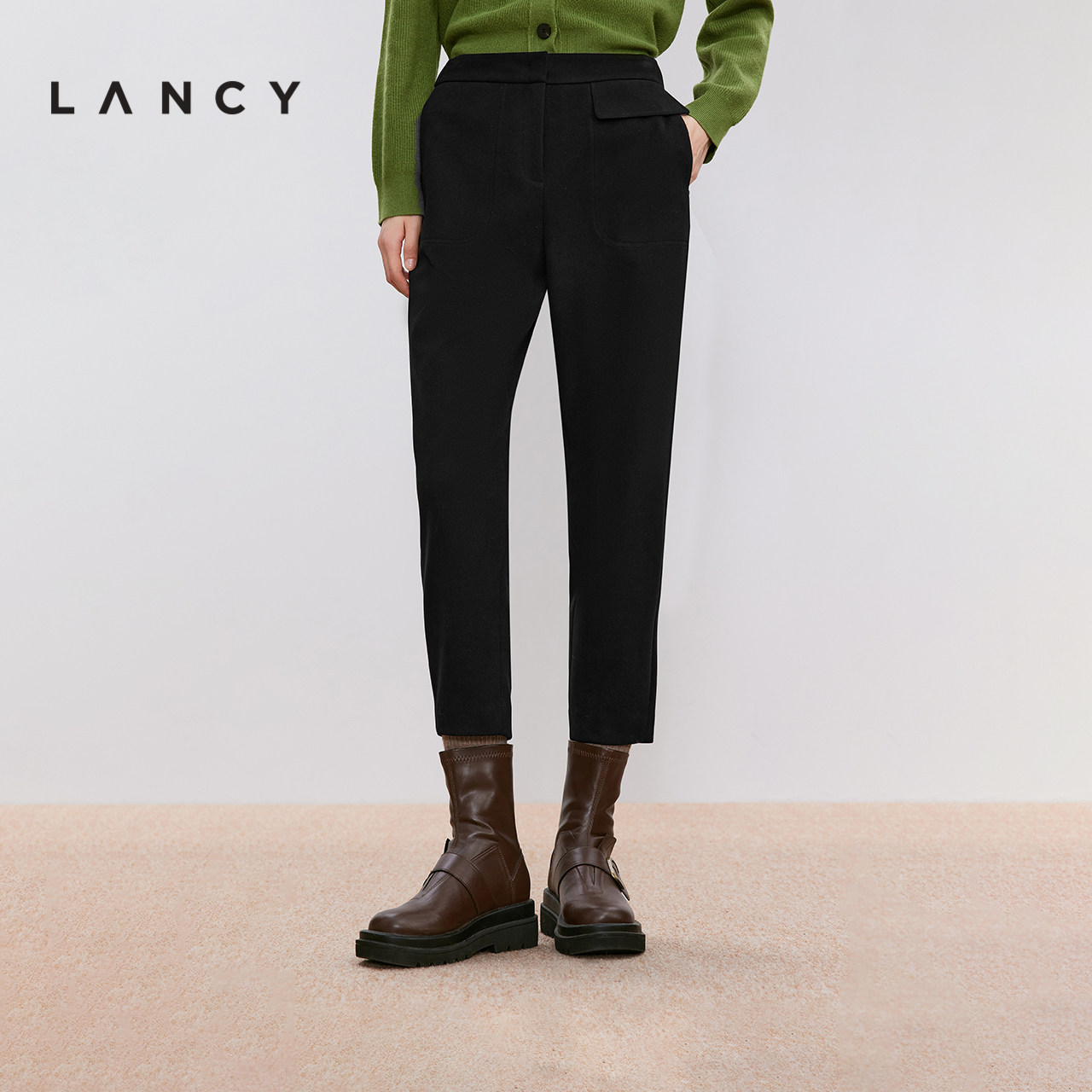 镰刀裤型 九分裤长 装饰兜盖