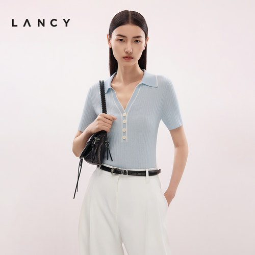 竖条肌理 V领造型 胸前排扣