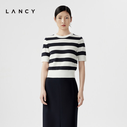 撞色条纹 凹凸纹理 简约圆领