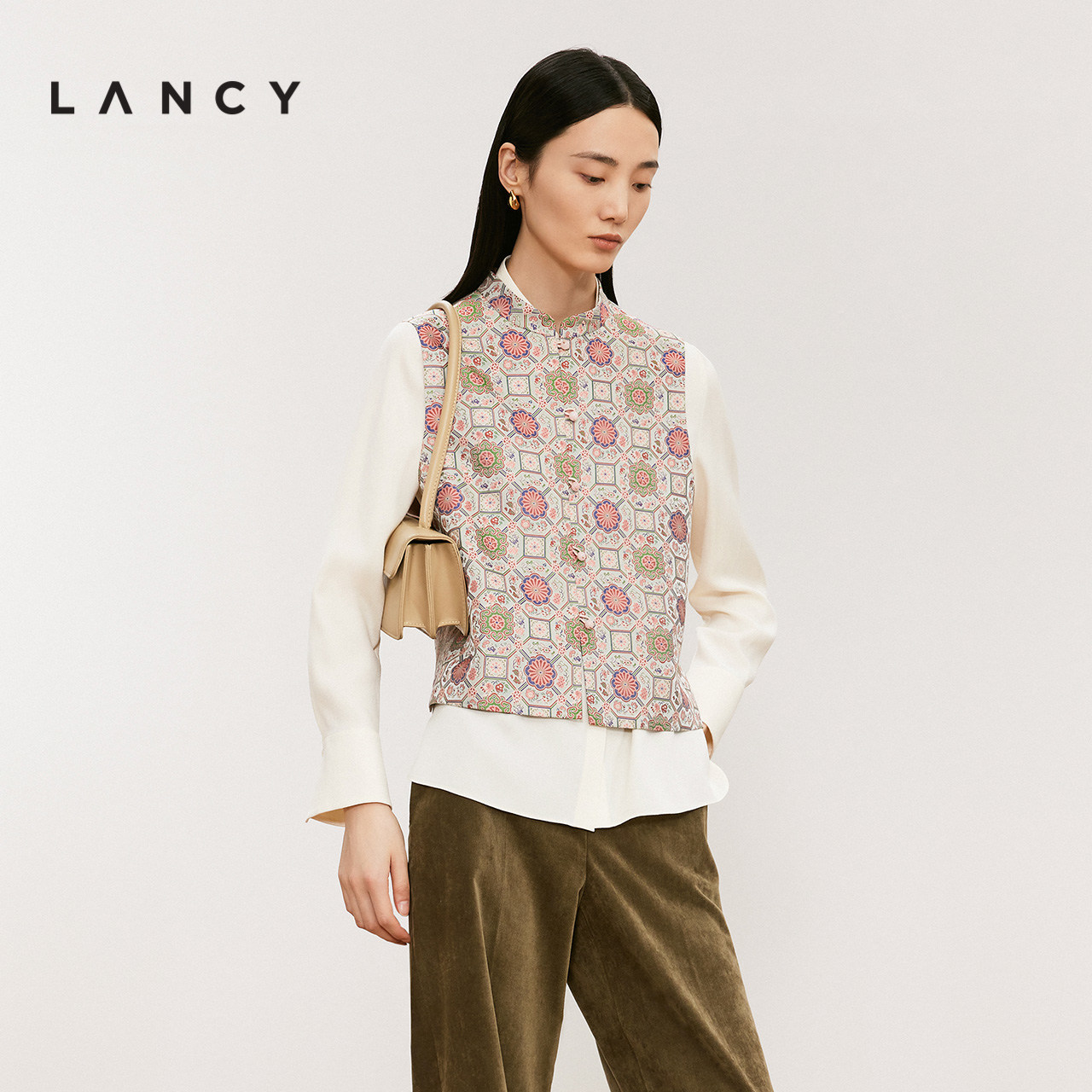 提花工艺 传统元素 精致盘扣