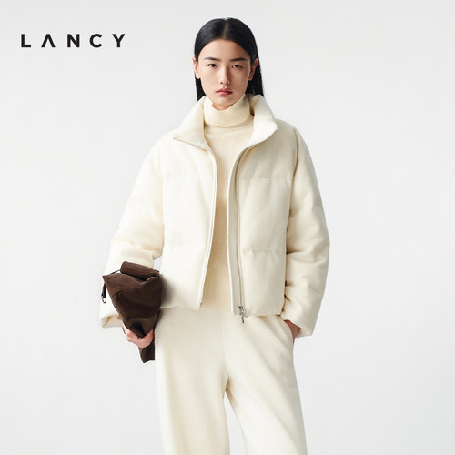 宽松廓形 立领设计 羊毛肌理