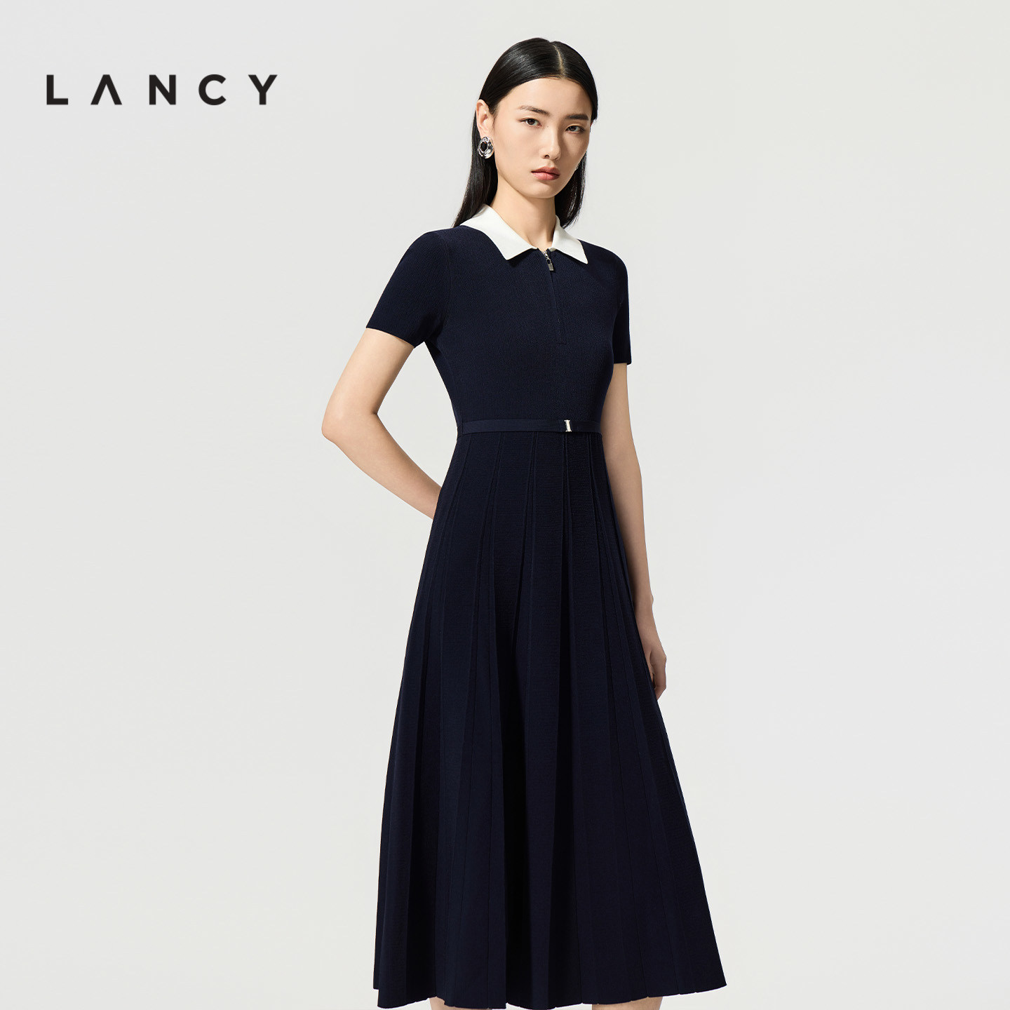 LANCY/朗姿26夏新款polo领休闲运动老钱风针织收腰A字长款连衣裙