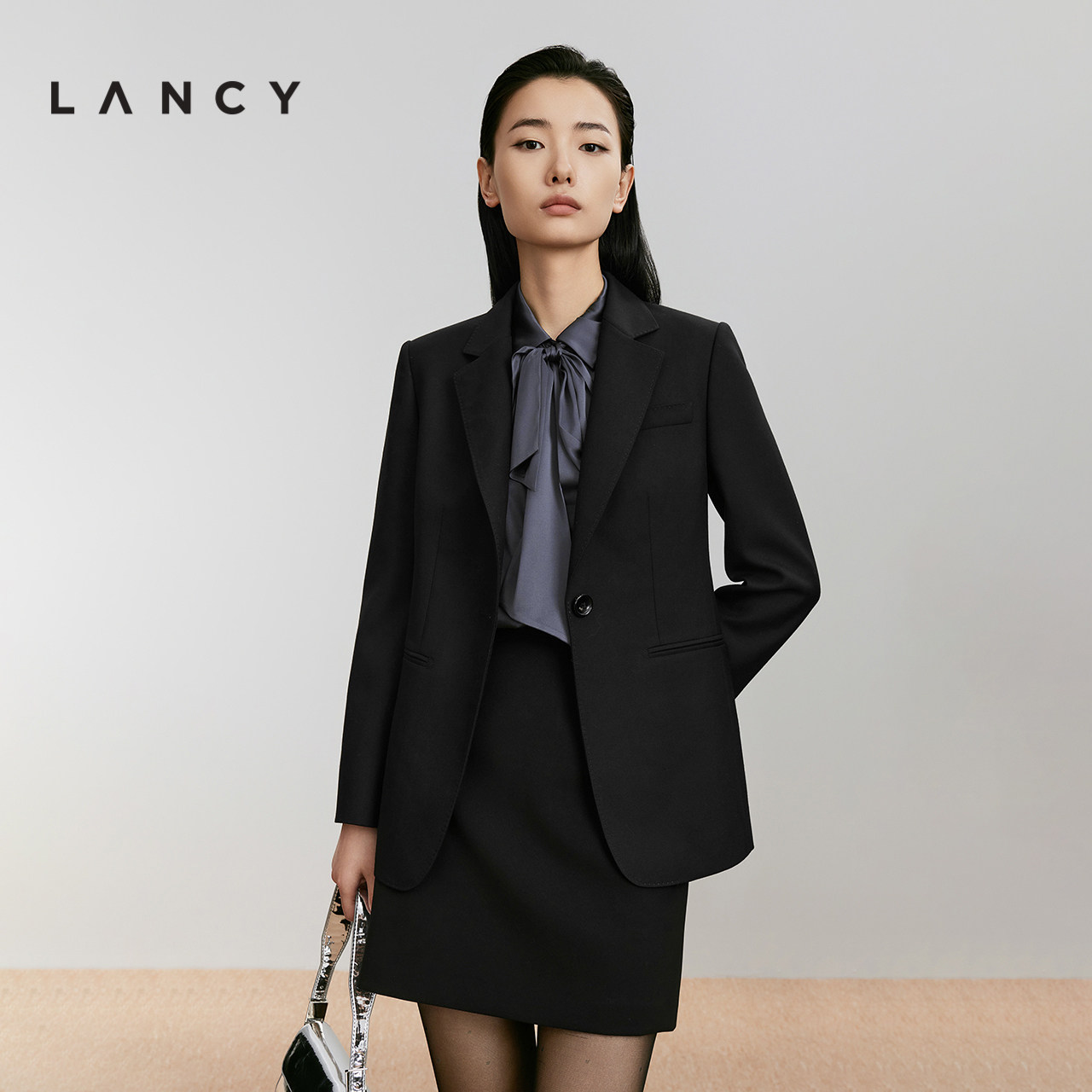 LANCY/朗姿2025春新款黑色绵羊毛一粒扣西装外套女通勤职场西服图片