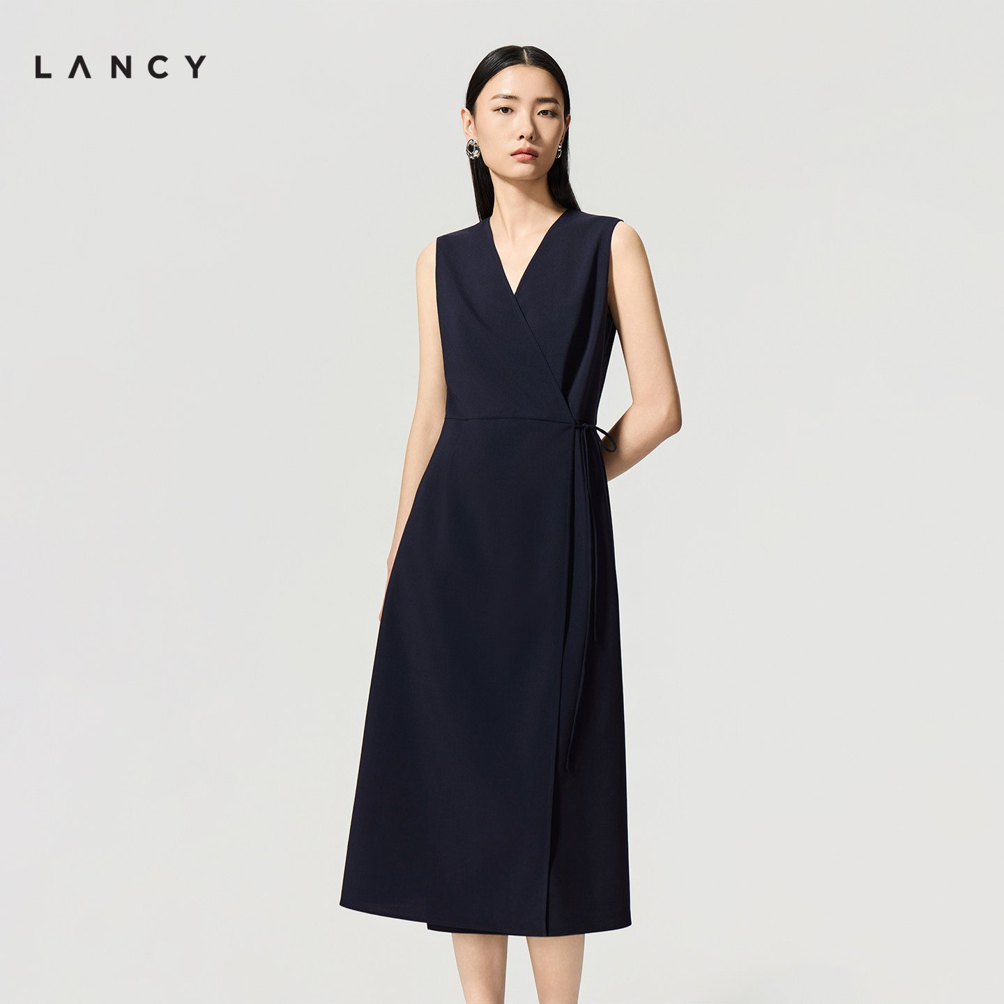 LANCY/朗姿2026夏季新款知性通勤无袖收腰高级感气质中长连衣裙图片