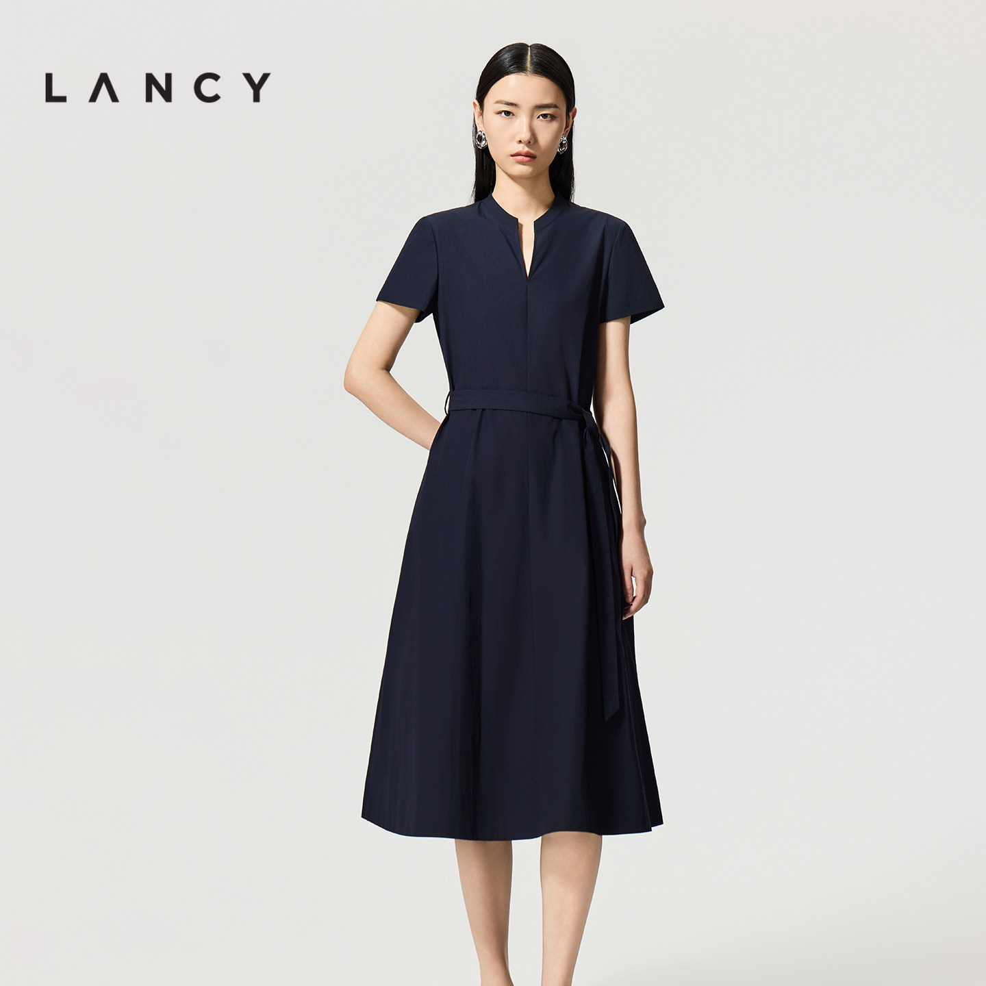 LANCY/朗姿26夏新款高端藏蓝色高腰A字简约收腰气质感衬衫连衣裙