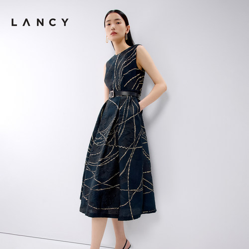 烫印工艺 无袖设计 装饰腰带