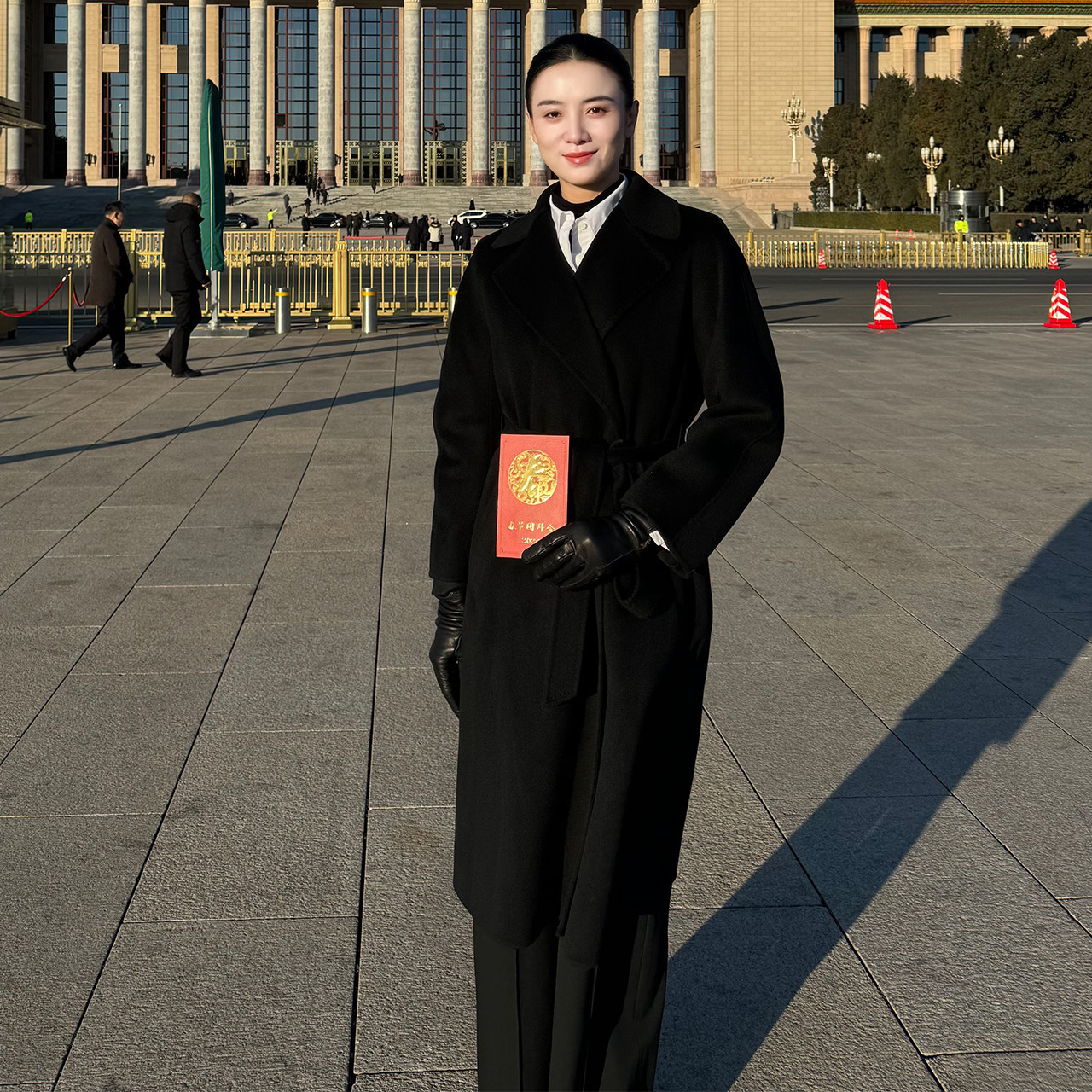 收腰版型 双层口袋 简约纽扣