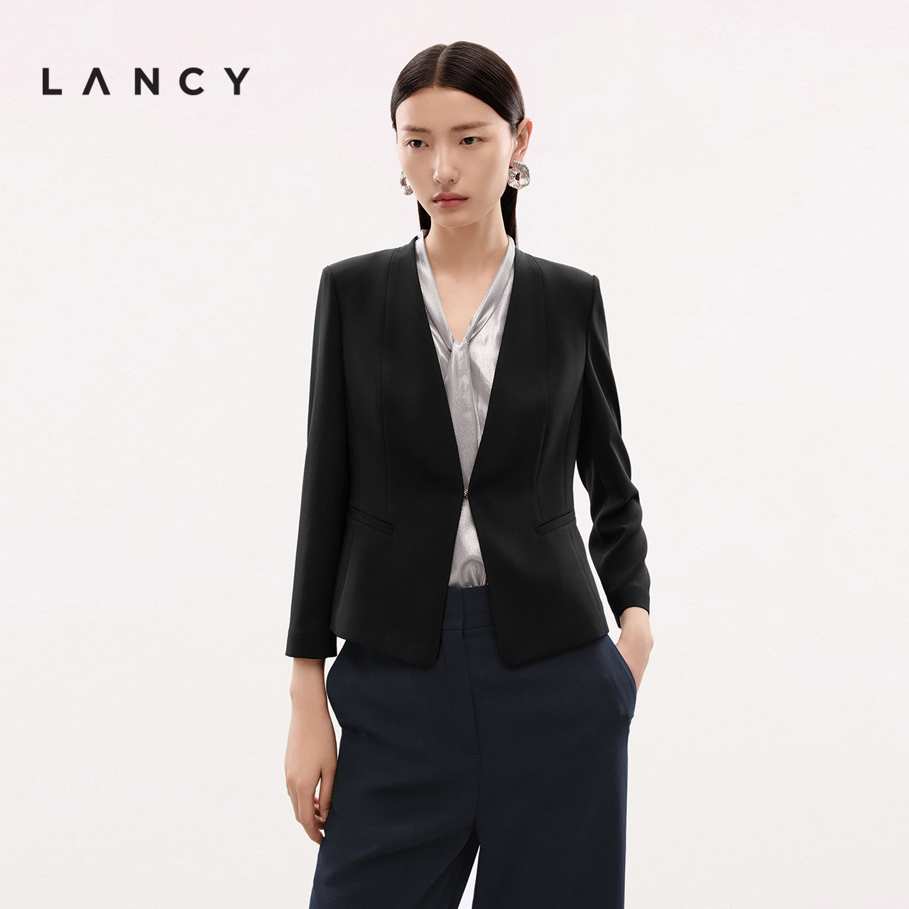 LANCY/朗姿2025年夏新款通勤职业无领收腰短款西服外套女气质西装图片