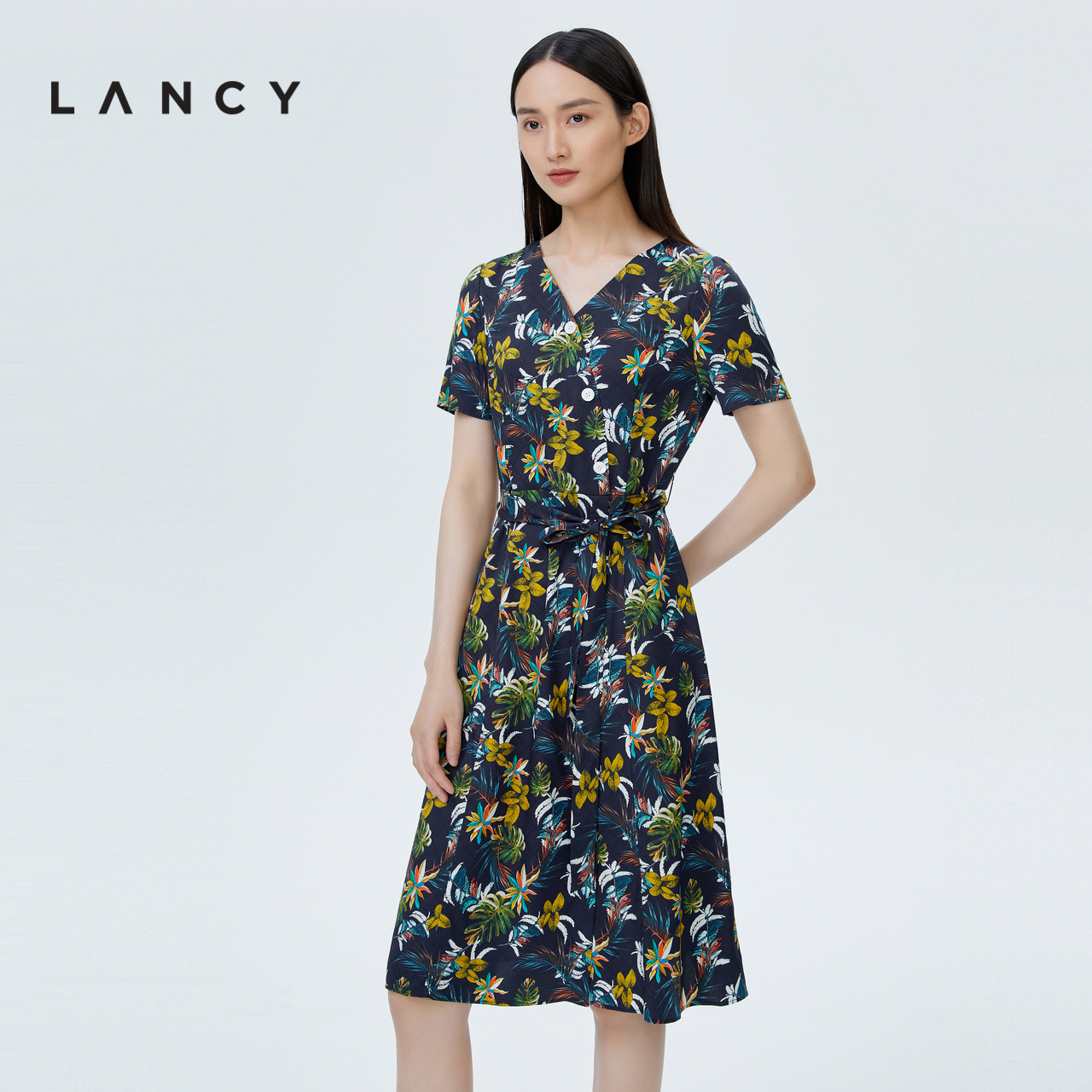 LANCY/朗姿2022夏季新款真丝印花连衣裙V领短袖H型简约通勤裙子女