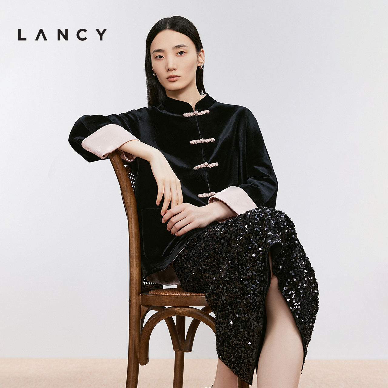 LANCY/朗姿2024冬新款新中式提花丝绒盘扣中国风外套高级感上衣女