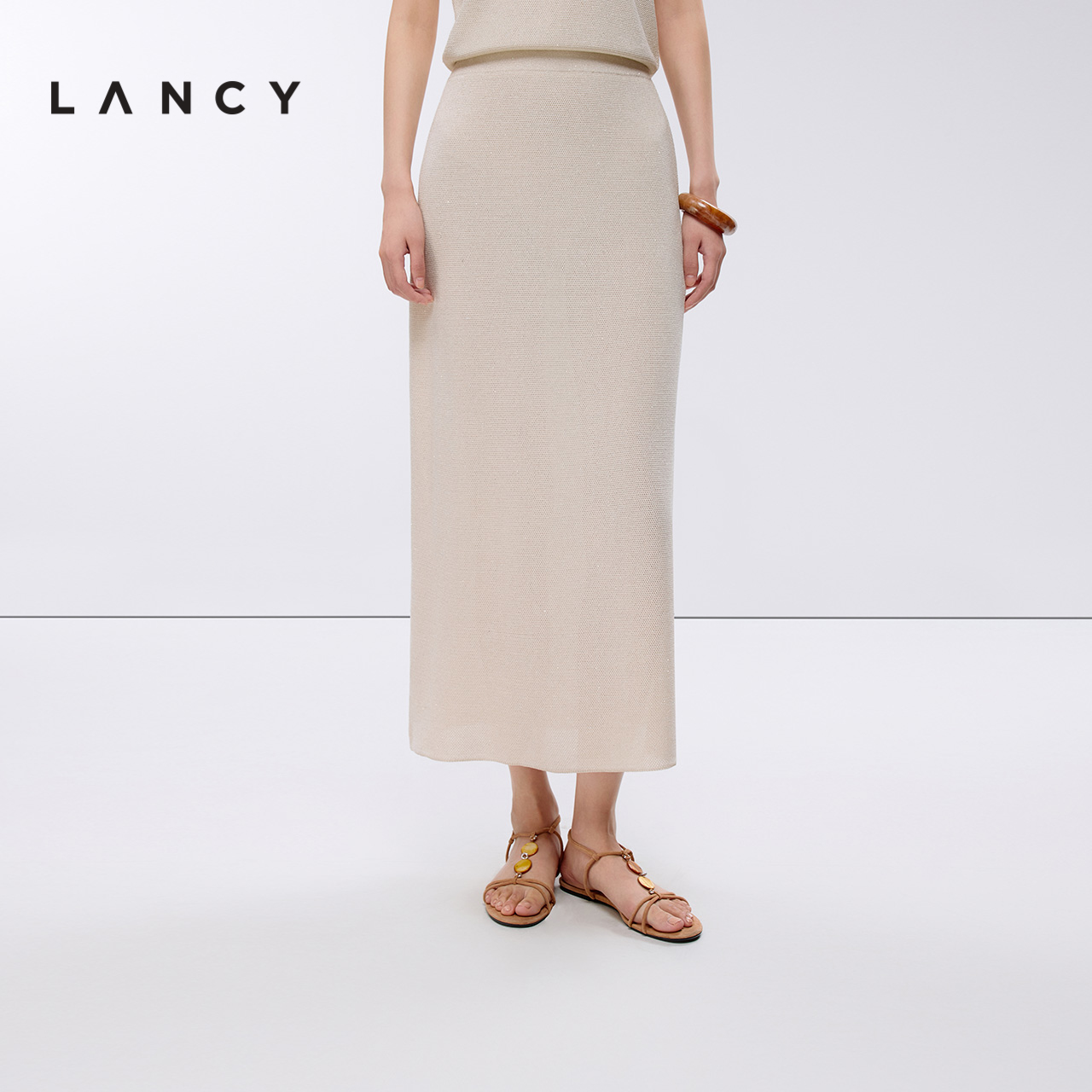 高腰设计 加长裙型 优雅裙摆