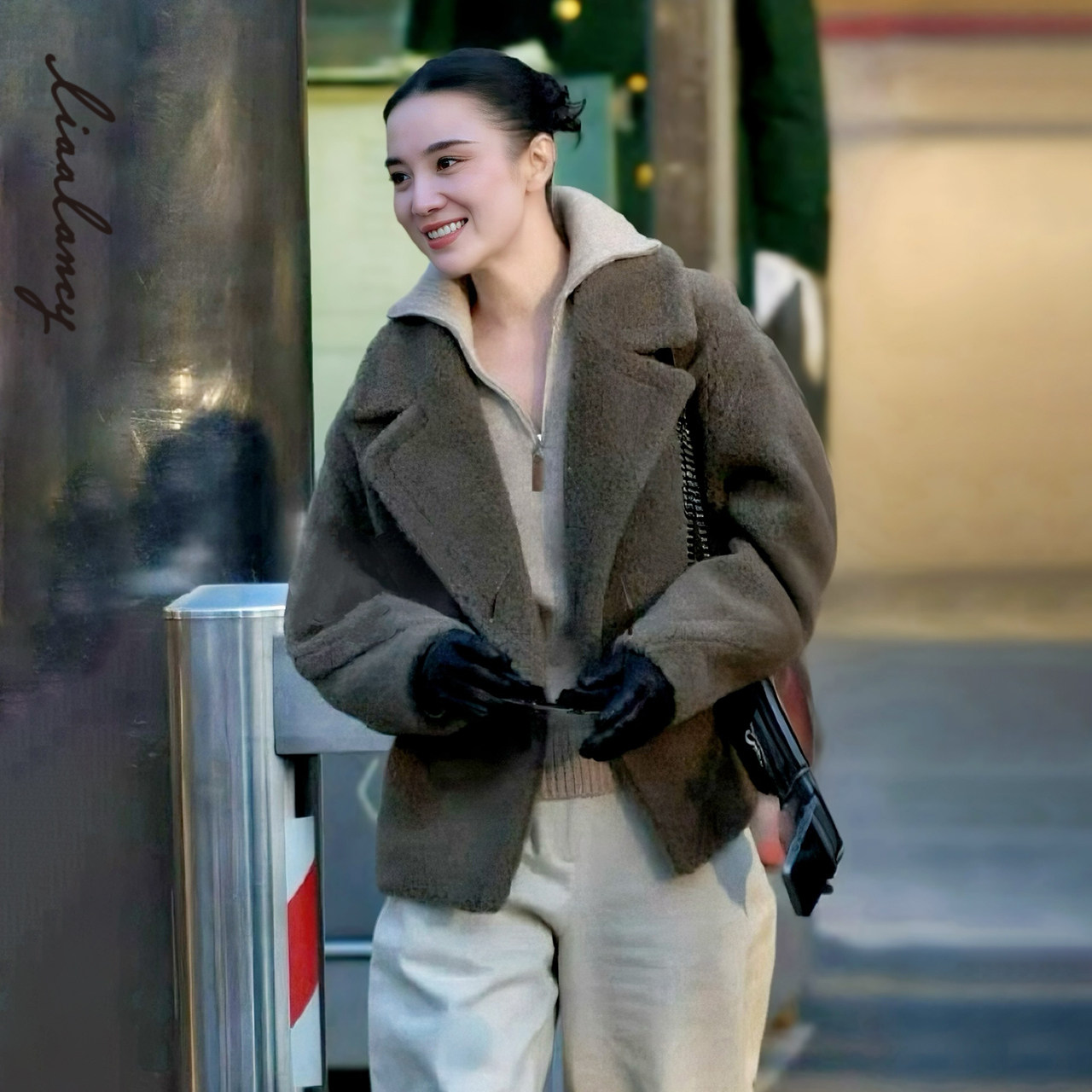 宽边翻领 利落短款 简约纽扣