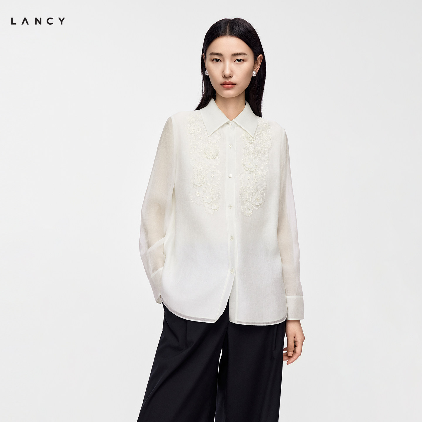 LANCY/朗姿2026秋季新款莱赛尔中式刺绣钉珠衬衫气质翻领长袖上衣图片