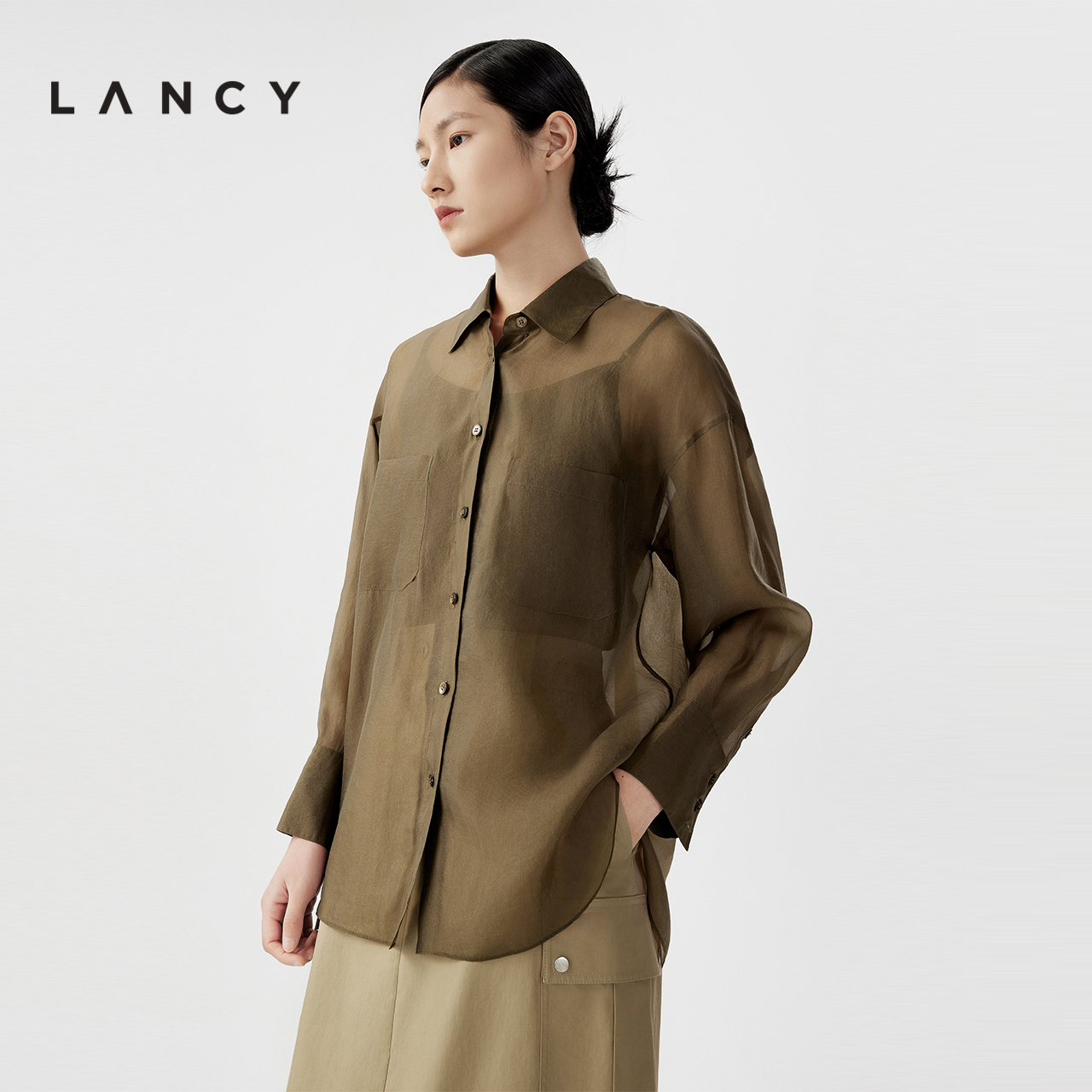 宽松廓形 口袋设计 微透质感