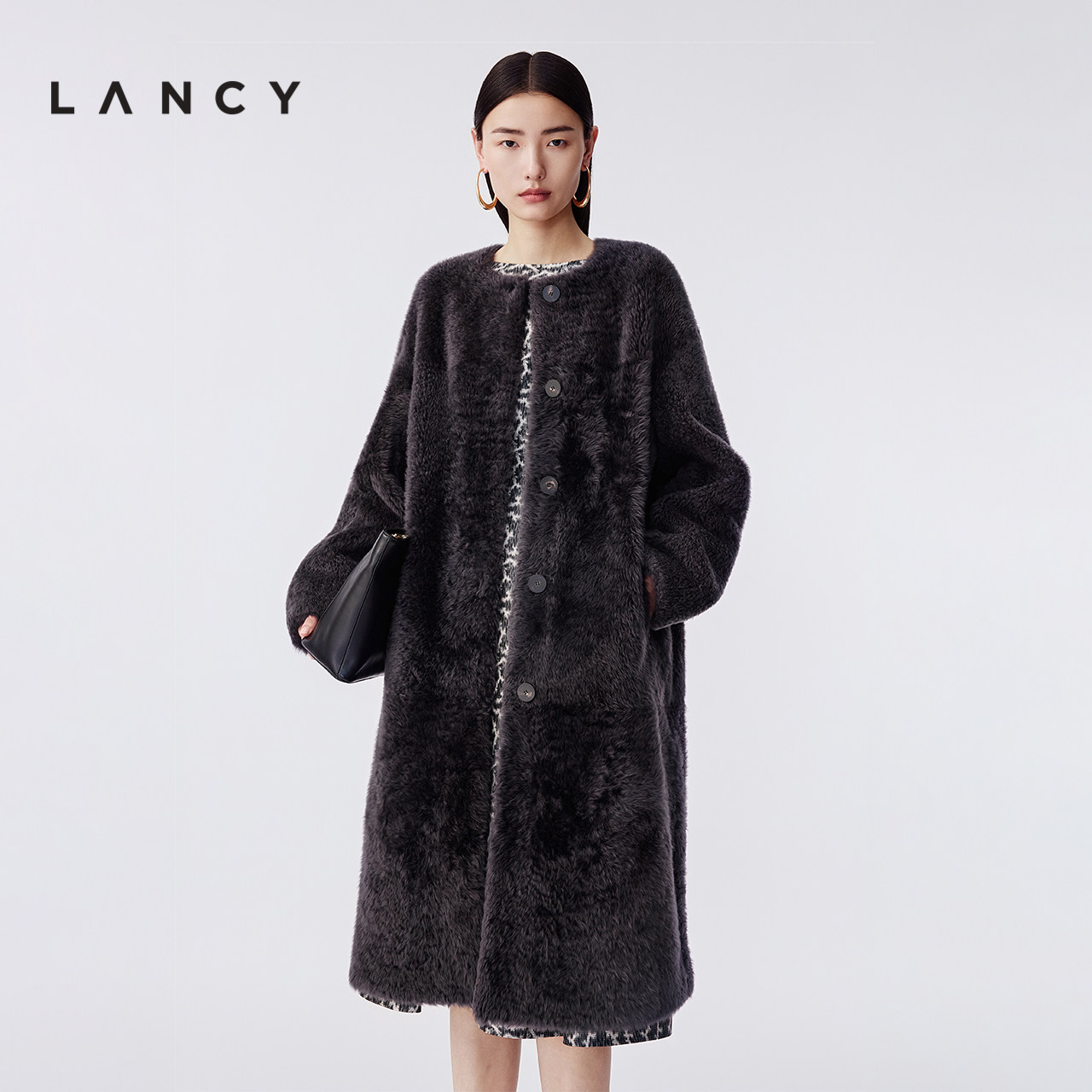 LANCY/朗姿2025冬季新款高端羊毛革皮毛一体长款高级感气质大衣女