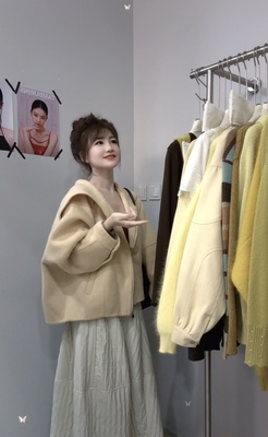 2025款巨好看的短款外套女秋冬季新款小个子双面呢子披肩斗篷大衣