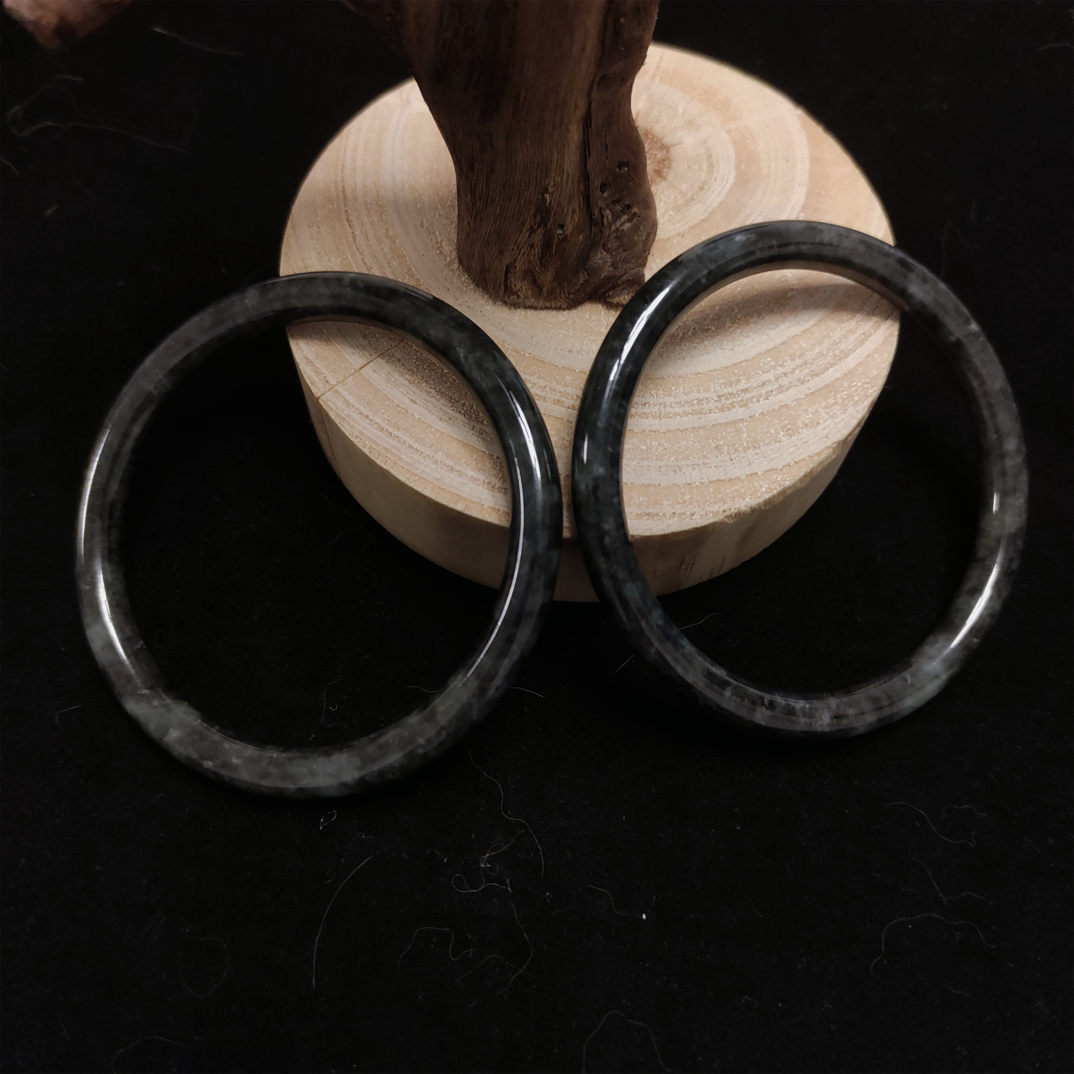 天然翡翠:烟雨乌鸡钢琴黑叮当手镯55 58号爆款叮当镯【特价款】