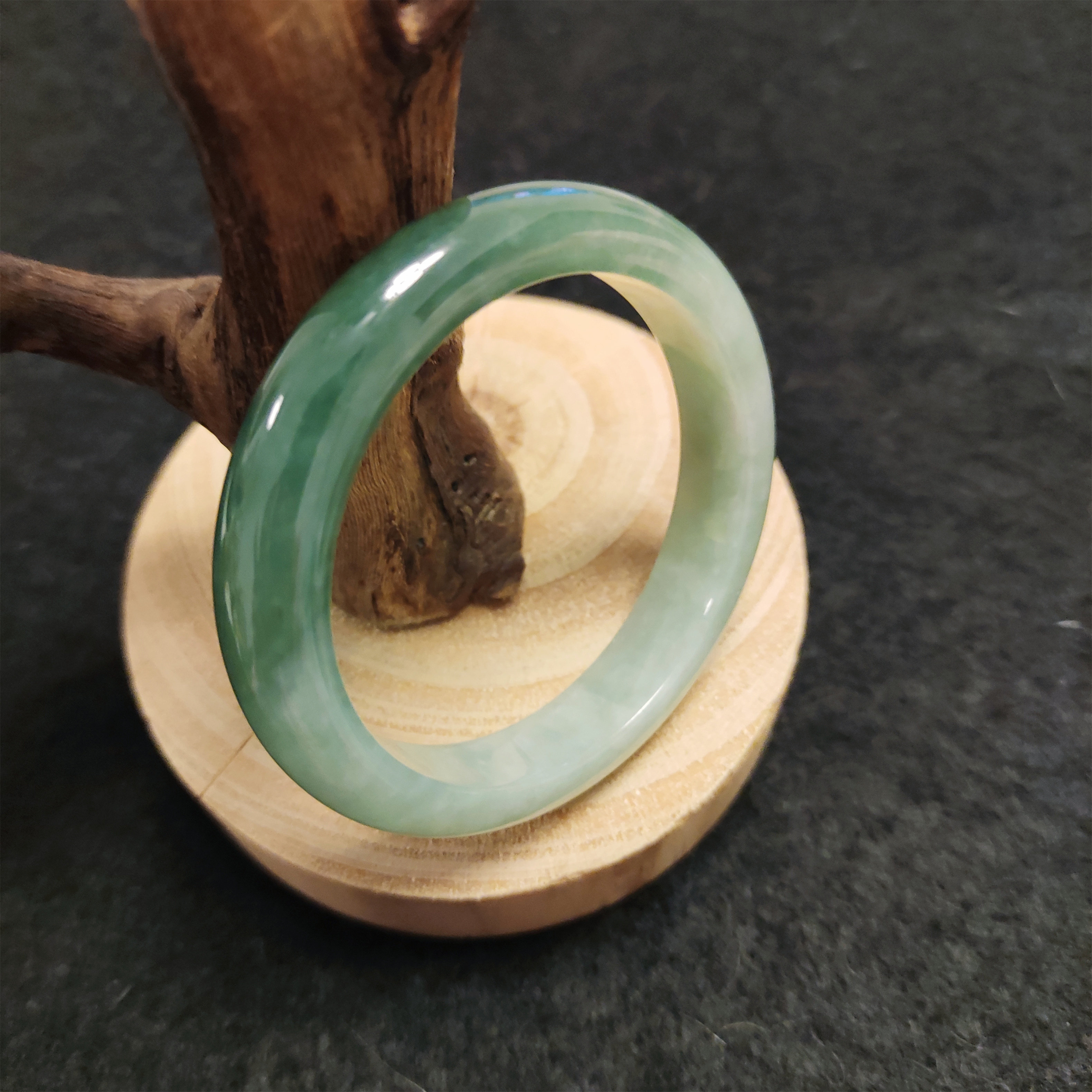 天然翡翠:冰糯种 冰油青 湖水绿 半山水 53号正圈手镯【已结缘】