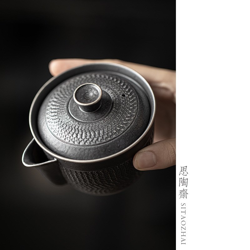 现货中式a复古银黑陶瓷手抓壶 跳刀工艺泡茶壶便携式旅行家用功夫
