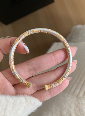 燕归蝶万枝国风足银轻奢手镯女