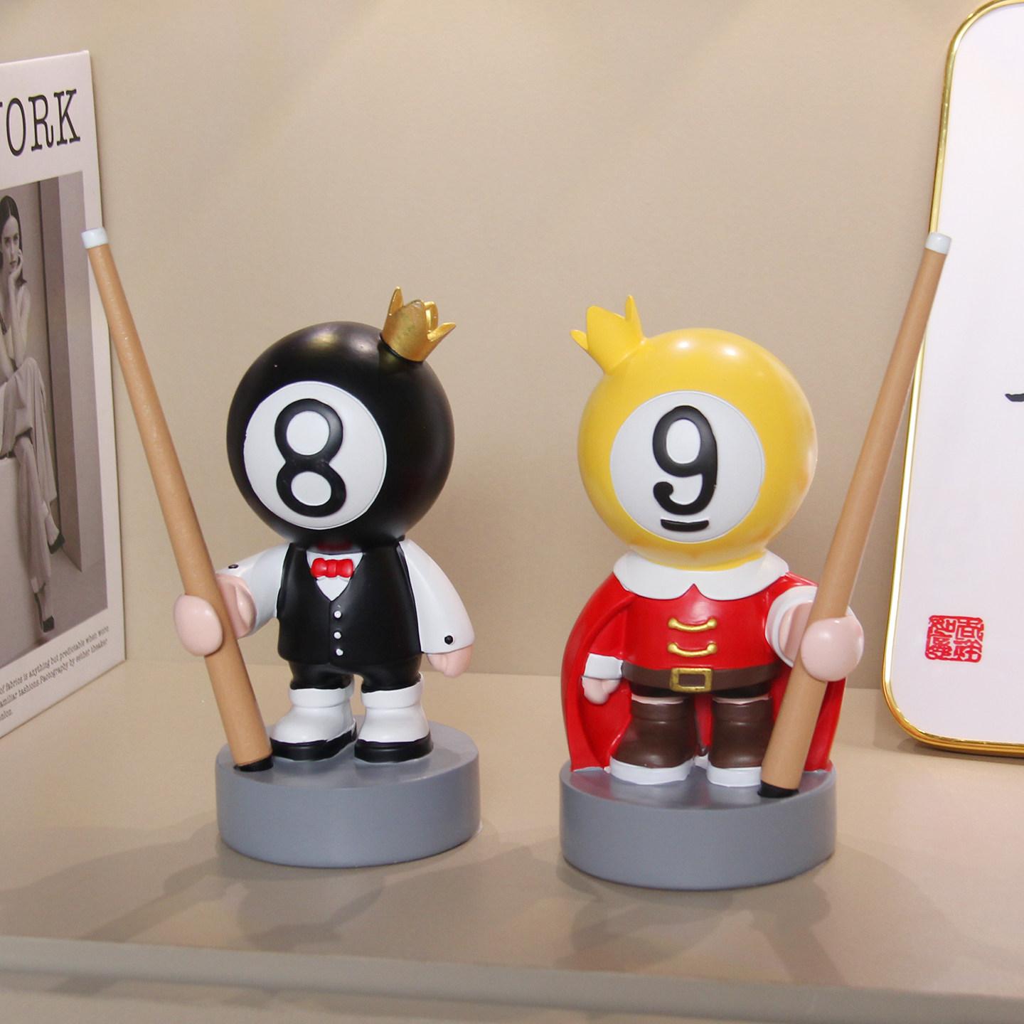 台球厅摆件黑八公仔拿杆迎宾桌面装饰摆件台球爱好者生日周边礼物