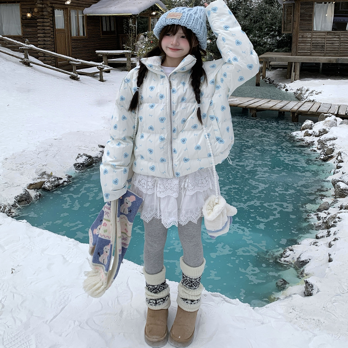 GTGA温柔甜美满印蝴蝶结爱心立领短款棉服女冬款宽松加厚保暖外套