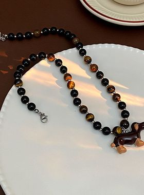 卡通腊肠狗吊坠虎眼石串珠项链