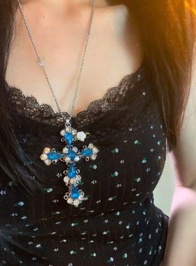 个性欧美朋克蓝色锆石十字架吊坠项链女潮流水钻ins风锁骨链项链