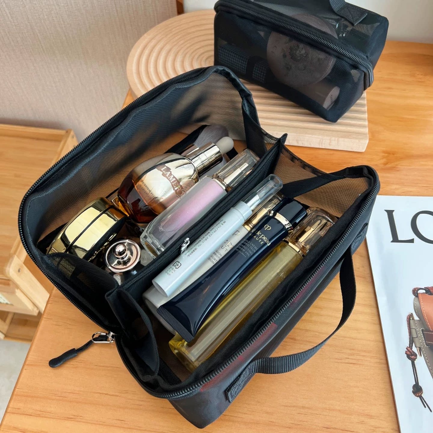 高级感化妆包女便携大容量收纳包枕头网纱包旅行手提洗漱包高颜值