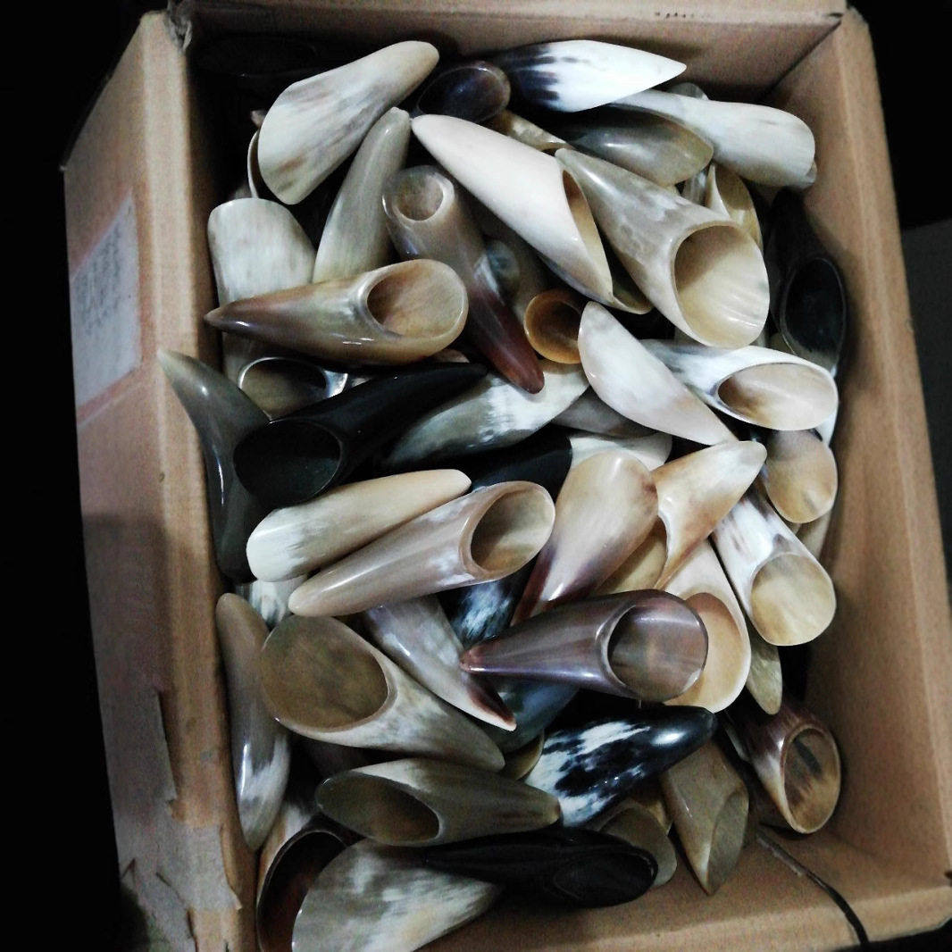 牛角梳牛角刮痧筒小号十三以下牛角桶茶芍牛角刮痧筒牛角梳广梳各,家庭/个人清洁工具,梳子/化妆梳/按摩梳,淘宝优惠券,粉丝福利购,淘宝优惠卷