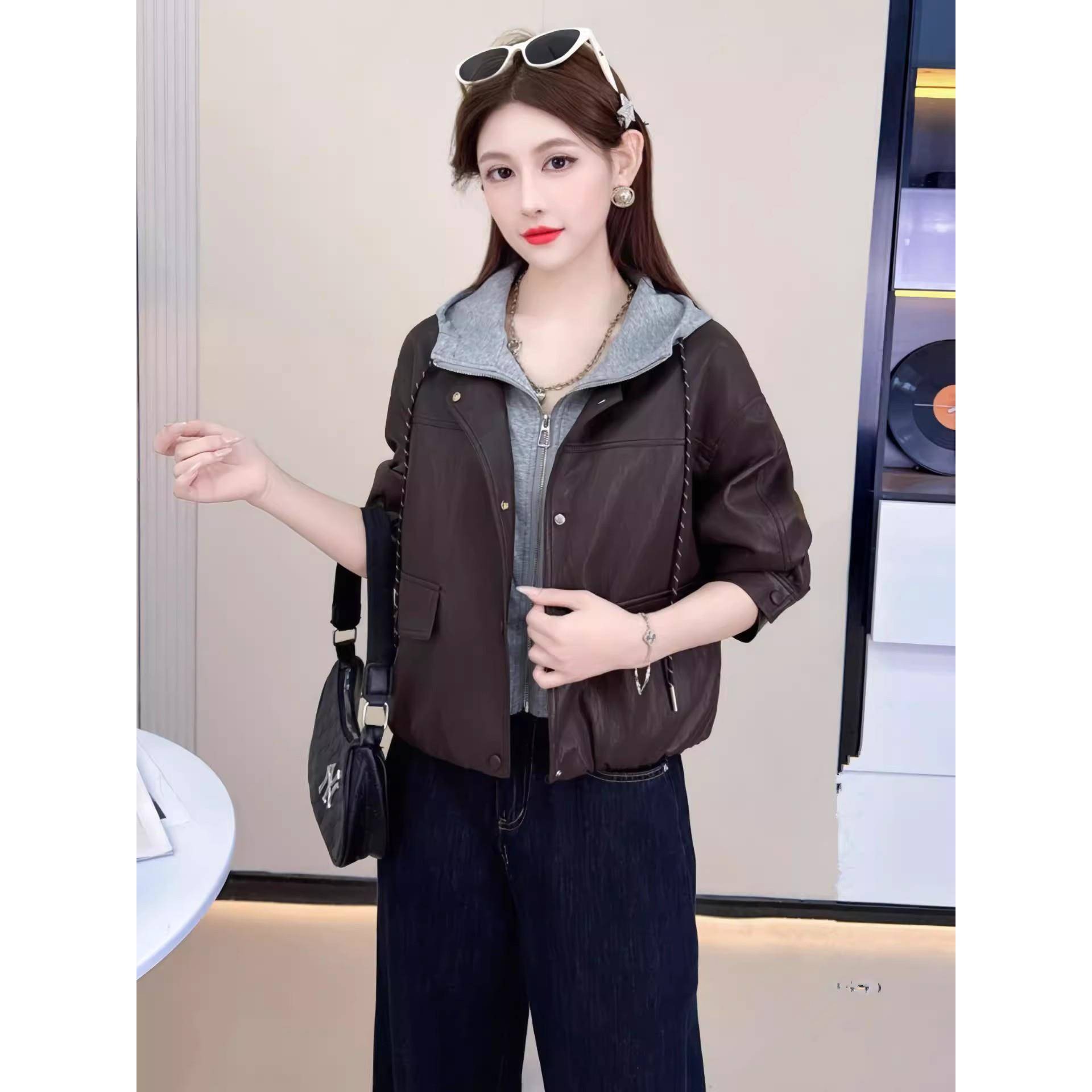 香港代购时尚皮衣外套女秋季显瘦假两件连帽PU皮夹克休闲百搭上衣