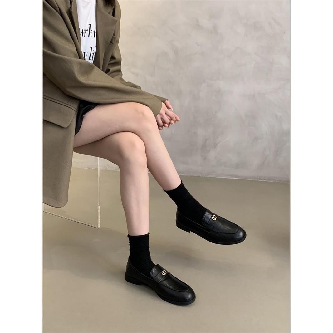 潮牌黑色小皮鞋女英伦风2025秋季新款覆古圆头一脚蹬平底乐福单鞋