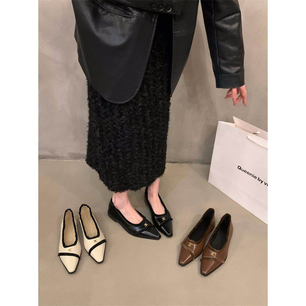 香港平底黑色小香风尖头单鞋女鞋子2025年新款冬季加绒法式通勤鞋