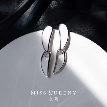 Miss Queeny奎妮小姐|白珐琅叶子耳钉复古简约秋冬清爽优雅利落