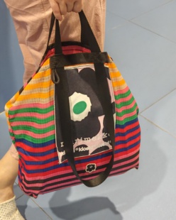 芬兰marimekko家联名款手提单肩大托特彩虹条纹拼接色彩出众时尚